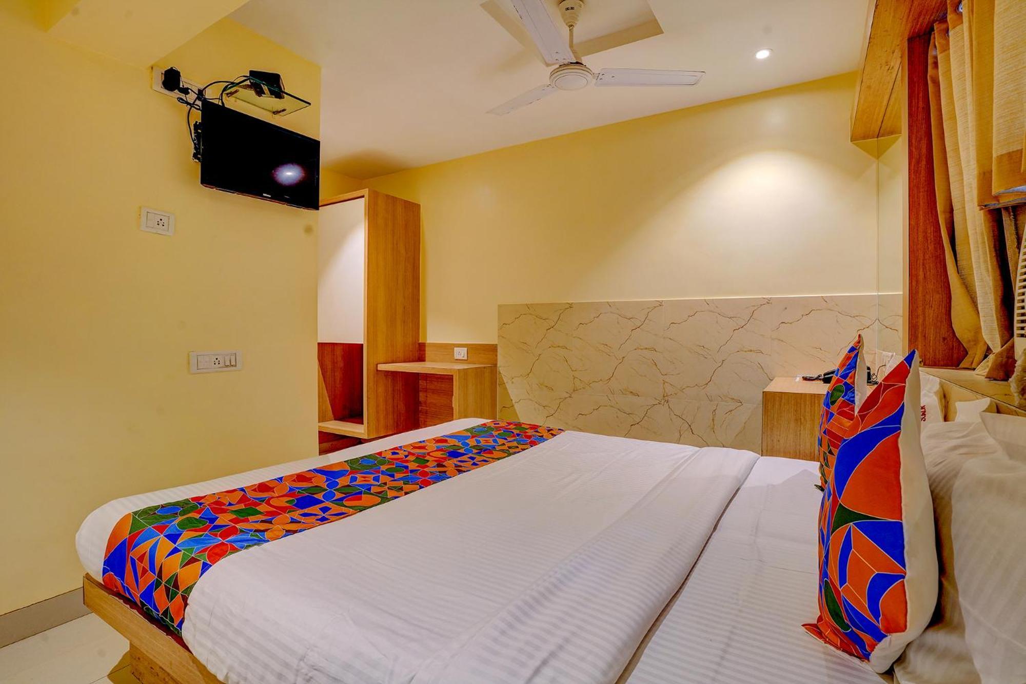 Fabhotel Starwood Residency - Behind Bmw Car Showroom Navi Mumbai Eksteriør billede