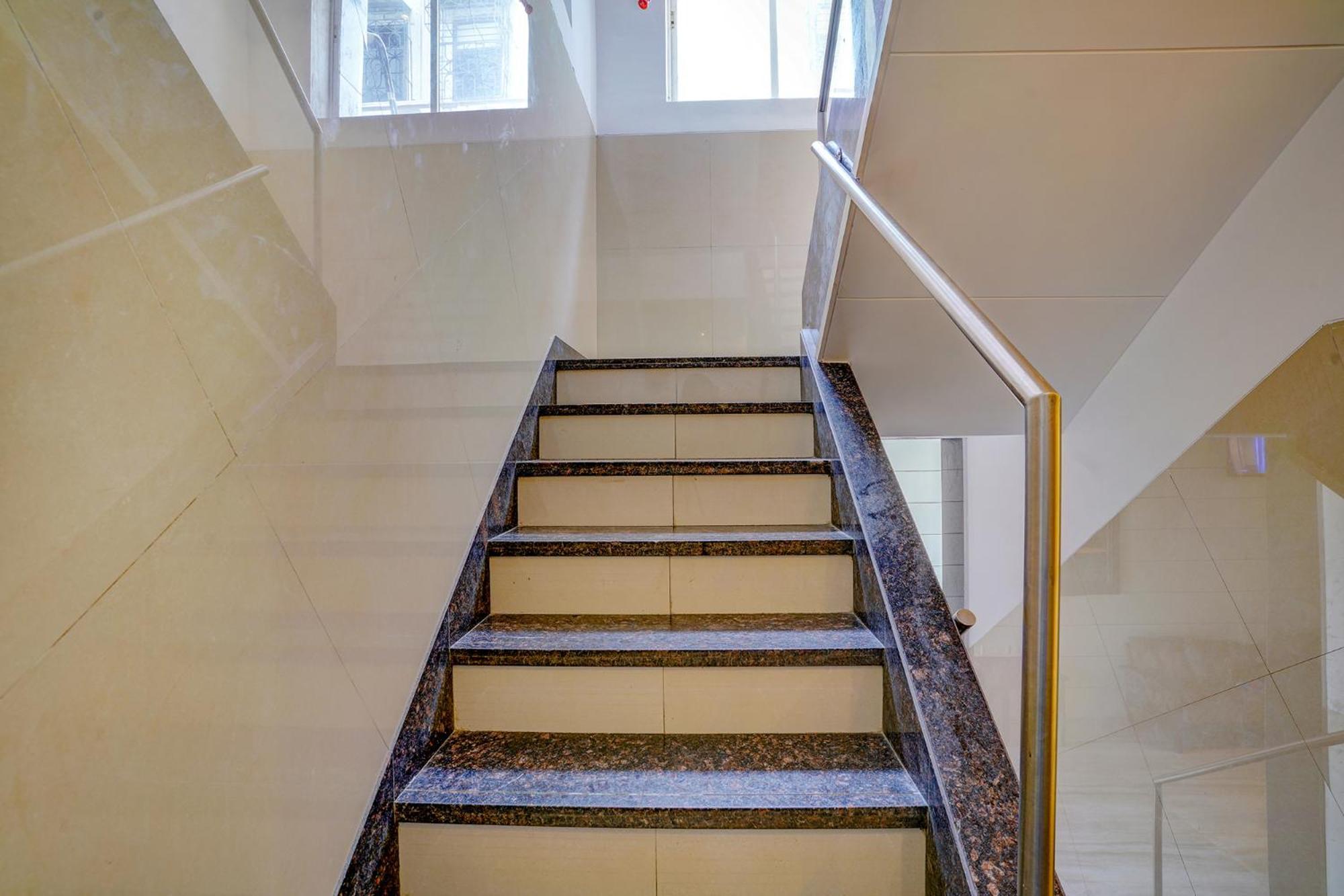 Fabhotel Starwood Residency - Behind Bmw Car Showroom Navi Mumbai Eksteriør billede