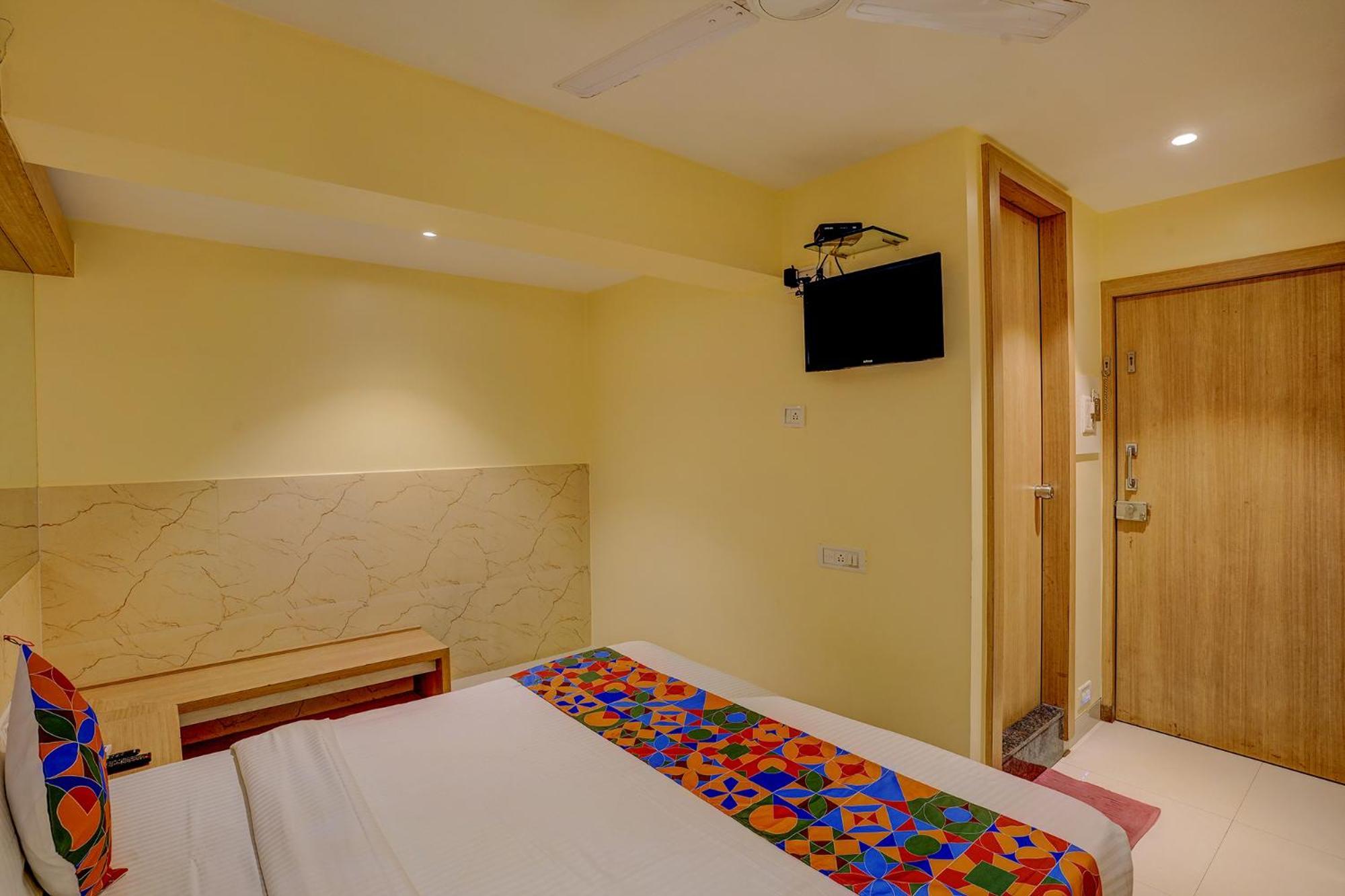 Fabhotel Starwood Residency - Behind Bmw Car Showroom Navi Mumbai Eksteriør billede