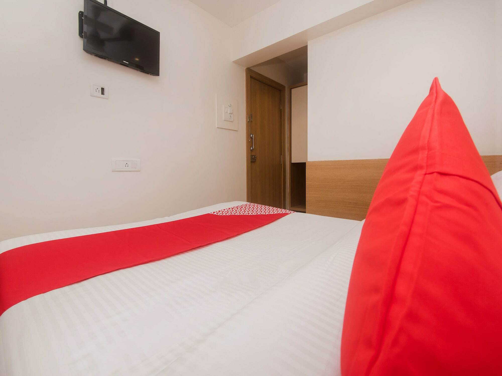 Fabhotel Starwood Residency - Behind Bmw Car Showroom Navi Mumbai Eksteriør billede